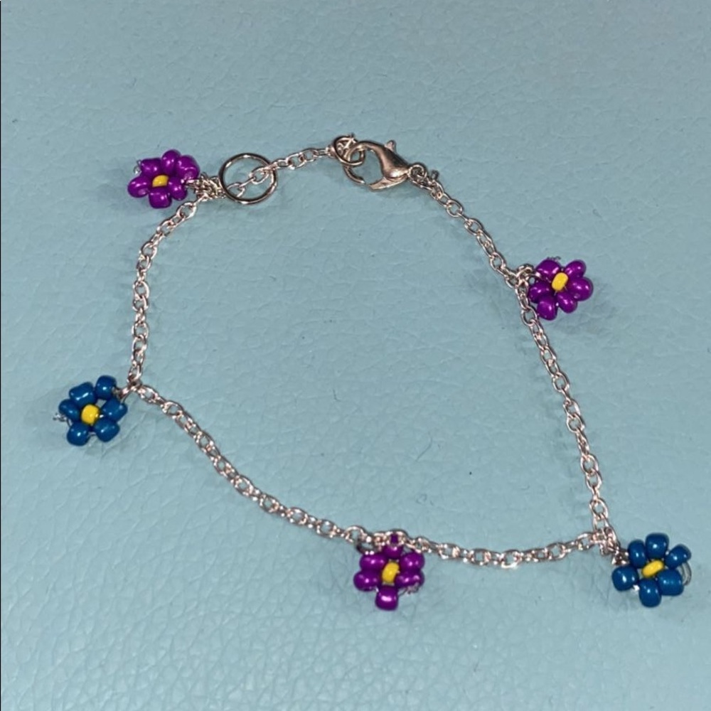 Flower charm bracelet